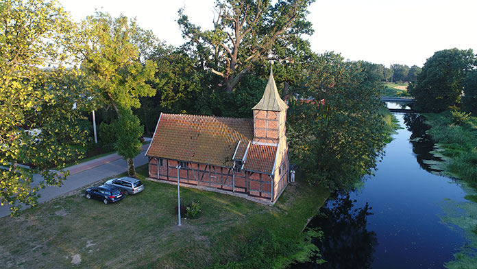 kosciol we wroblewie