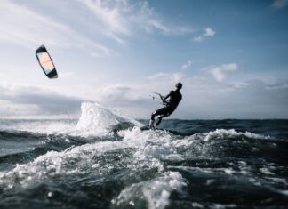 Czy Kitesurfing to sport ekstremalny? Czy Kitesurfing to sport ekstremalny?