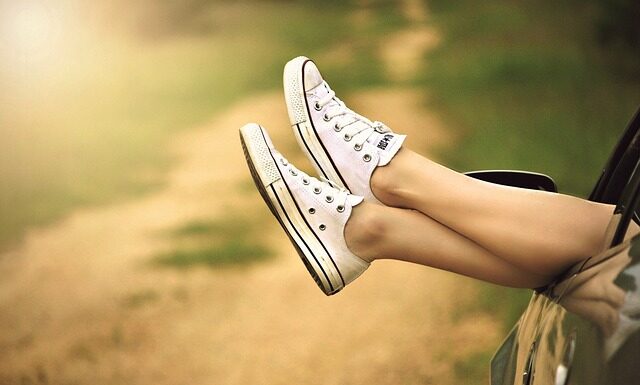Jak wiązać Converse za kostkę? Jak wiązać Converse za kostkę?