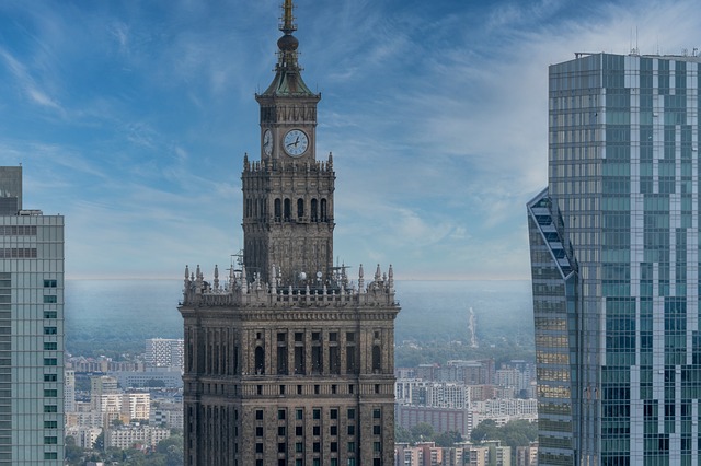 Gdzie w Warszawie można dobrze zjeść i potańczyć? Gdzie w Warszawie można dobrze zjeść i potańczyć?