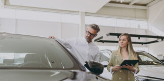 Auto z wypożyczalni samochodów